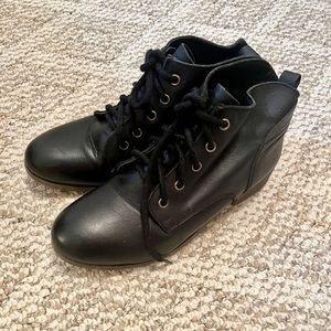 Steve Madden black leather boots